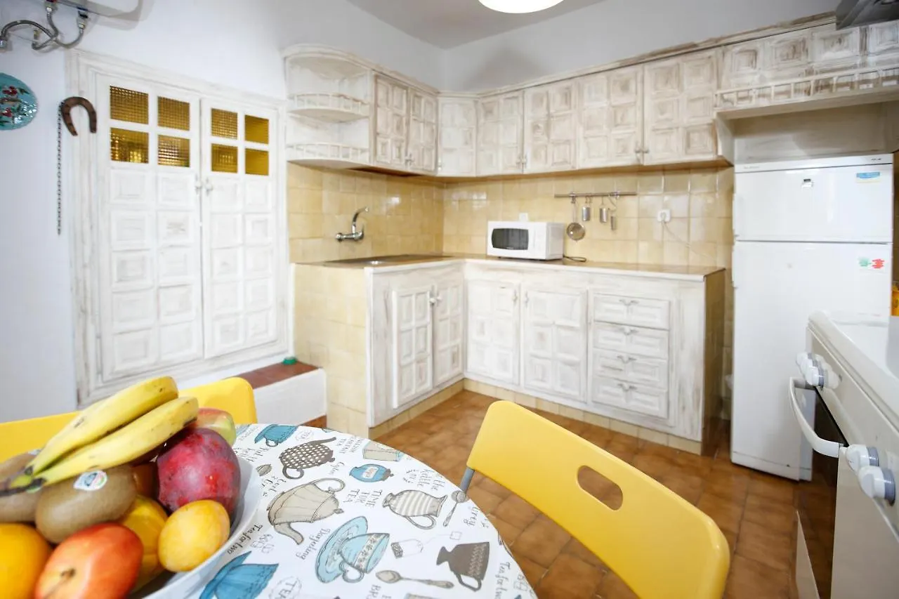 Candelaria'S Mountain House